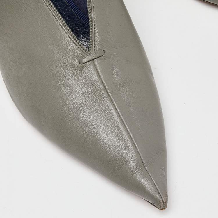 Pre Owned Celine Grey Leather V Neck Pointed Toe Pumps Size 38.5