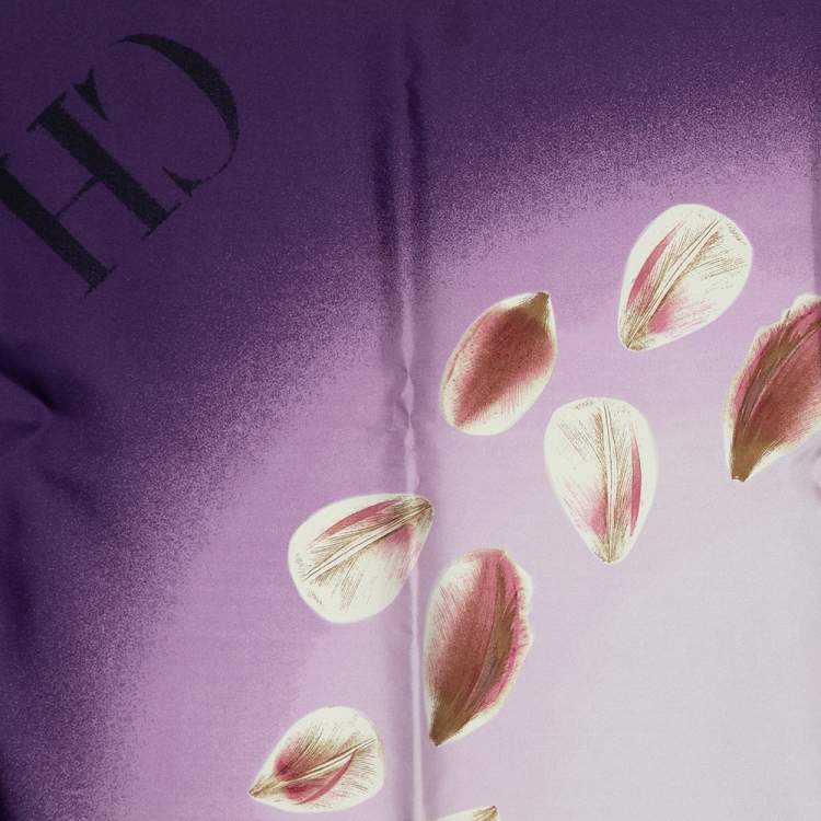 Pre Owned CH Carolina Herrera Printed Silk Square Scarf
