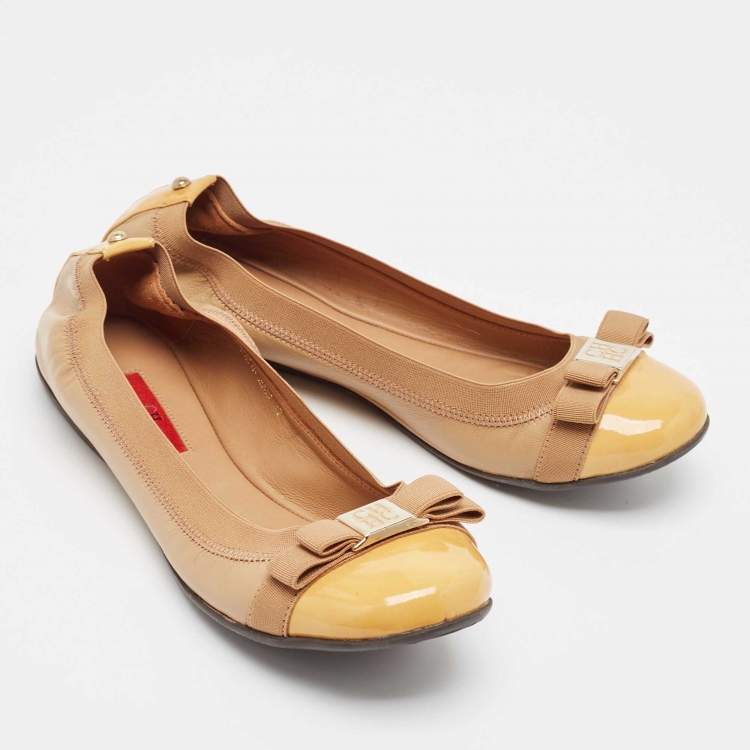Pre Owned CH Carolina Herrera Brown Leather and Patent Scrunch  Ballet Flats Size 37