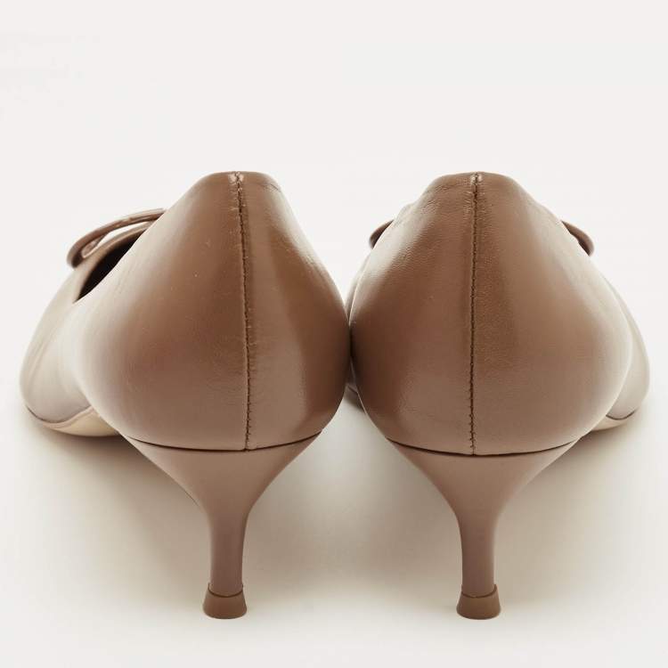 Pre Owned CH Carolina Herrera Brown Leather Pointed Toe Pumps Size 38