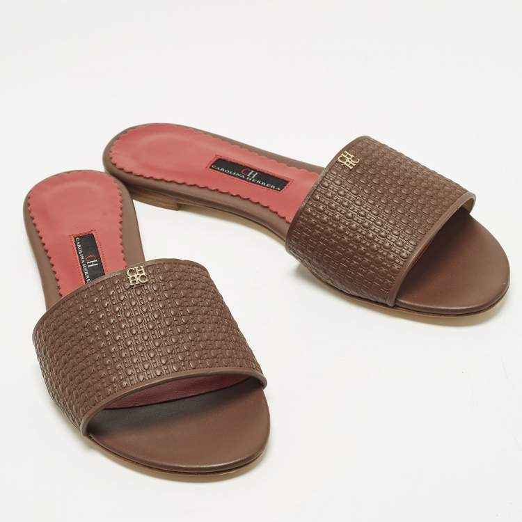 Pre Owned CH Carolina Herrera Size 38 Burgundy Monogram Embossed Leather Flat Slide Sandals