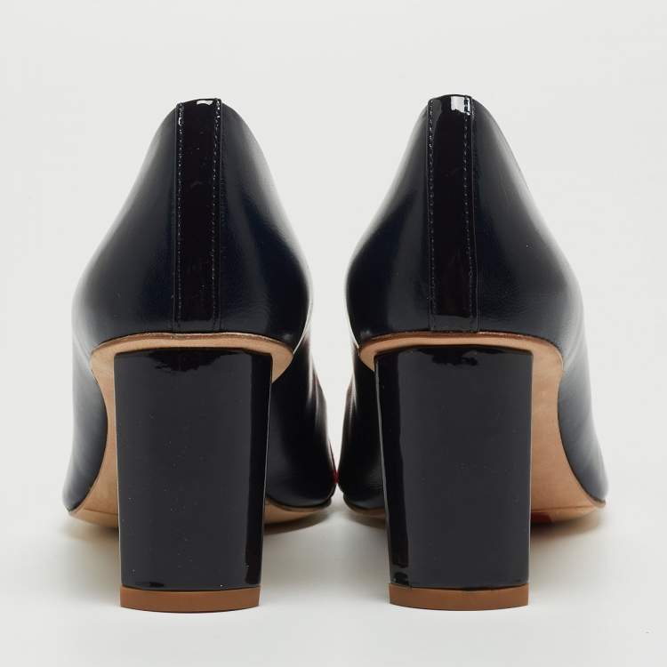 مملوكة مسبقًا CH Carolina Herrera Blue Leather Logo Round Toe Pumps Size 37