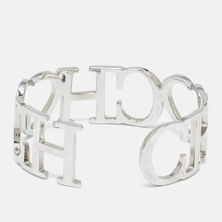 Pre Owned CH Carolina Herrera Silver Tone Heart & Logo Bangle Bracelet