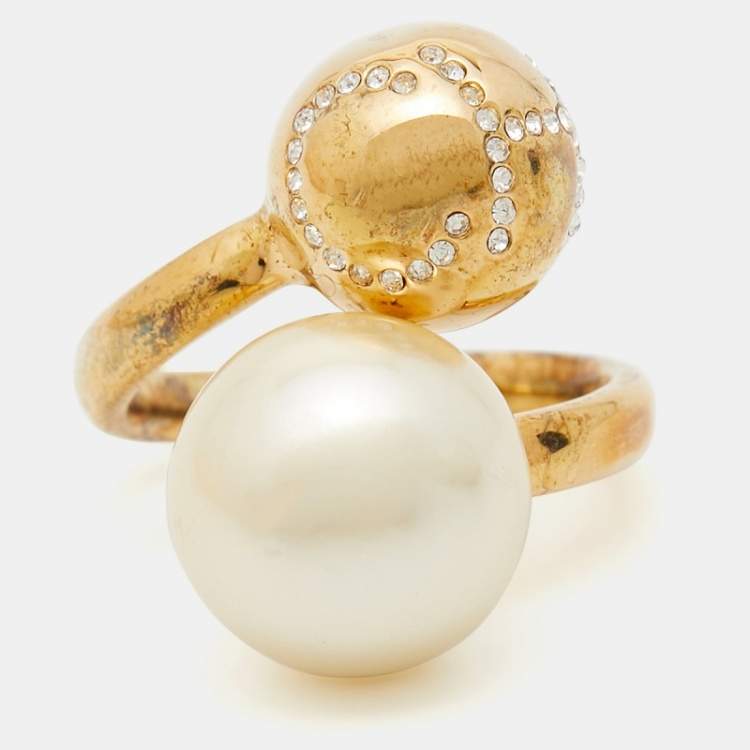 Pre Owned CH Carolina Herrera CH Faux Pearl Crystal Gold Tone Ring Size 52