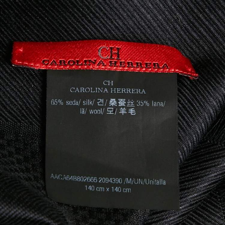 Pre Owned CH Carolina Herrera Black Silk & Wool Rosette Insignia Shawl