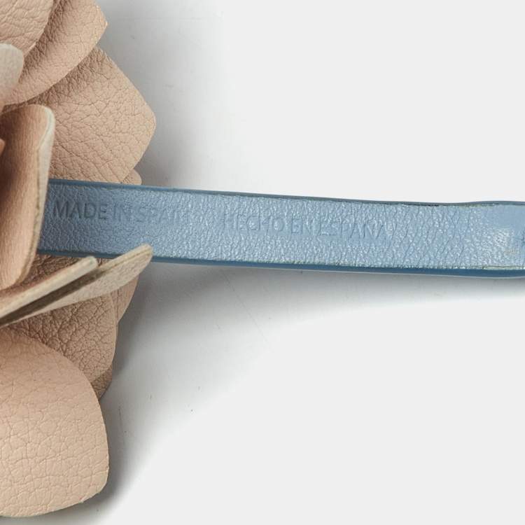 Pre Owned CH Carolina Herrera Flower Applique Bag Charm Beige/Blue Leather