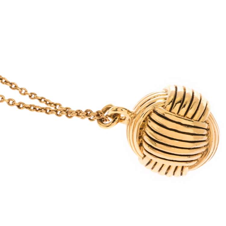 Pre Owned CH Carolina Herrera Textured Gold Tone Round Pendant Necklace