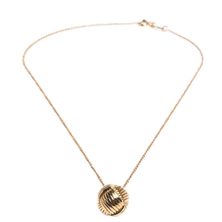 Pre Owned CH Carolina Herrera Textured Gold Tone Round Pendant Necklace