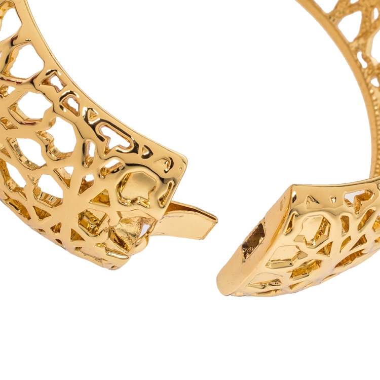 Pre Owned CH Carolina Herrera Gold Tone Filigree Bangle Bracelet