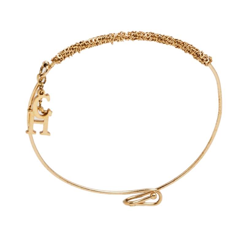 Pre Owned CH Carolina Herrera Logo Charm Gold Tone Bracelet