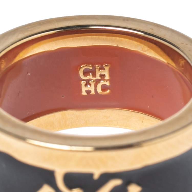 Pre Owned CH Carolina Herrera Black Logo Enamel Gold Tone Band Ring EU 56
