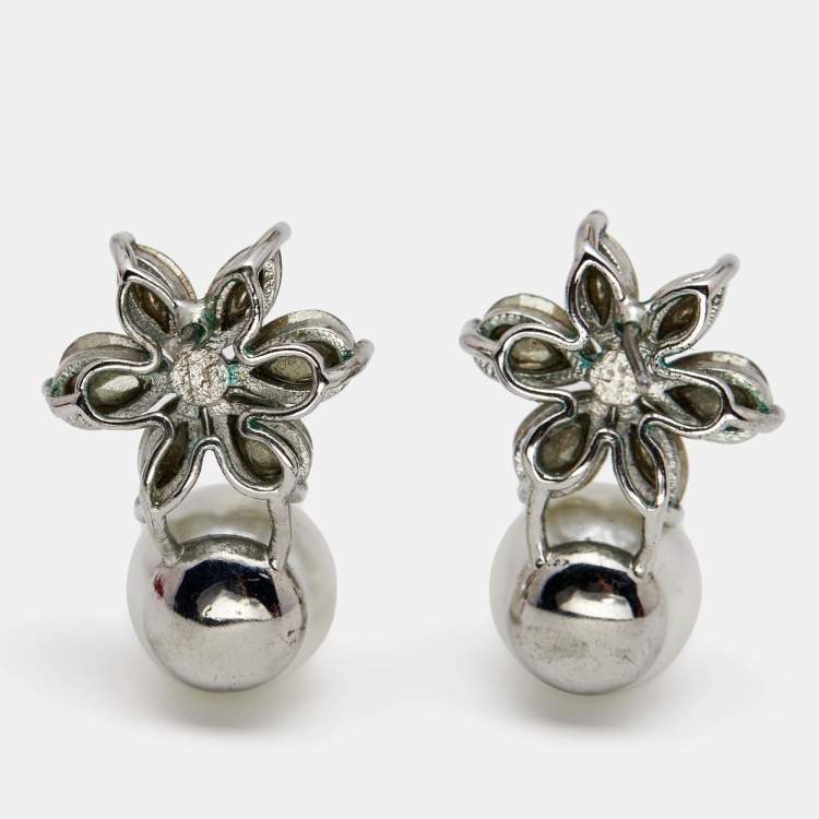 Pre Owned Carolina Herrera Grey Crystal Jasmine Faux Pearl Drop Earrings