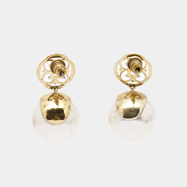 Pre Owned CH Carolina Herrera CH Faux Pearl Gold Tone Earrings and Necklace