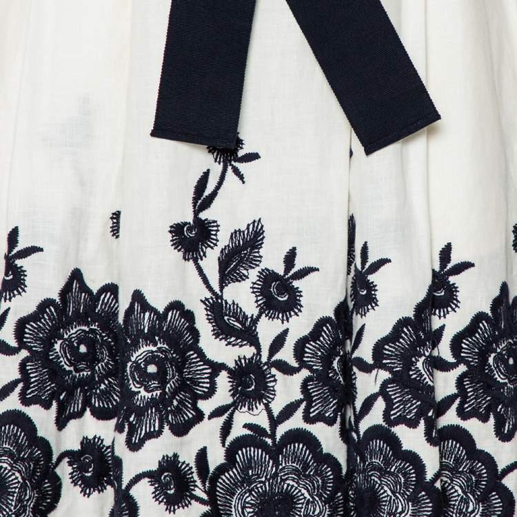 Pre Owned CH Carolina Herrera White Line Contrast Floral Embroidered Flared Belted Midi Dress S