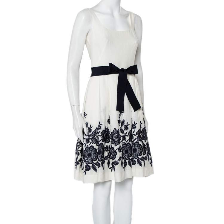 Pre Owned CH Carolina Herrera White Line Contrast Floral Embroidered Flared Belted Midi Dress S