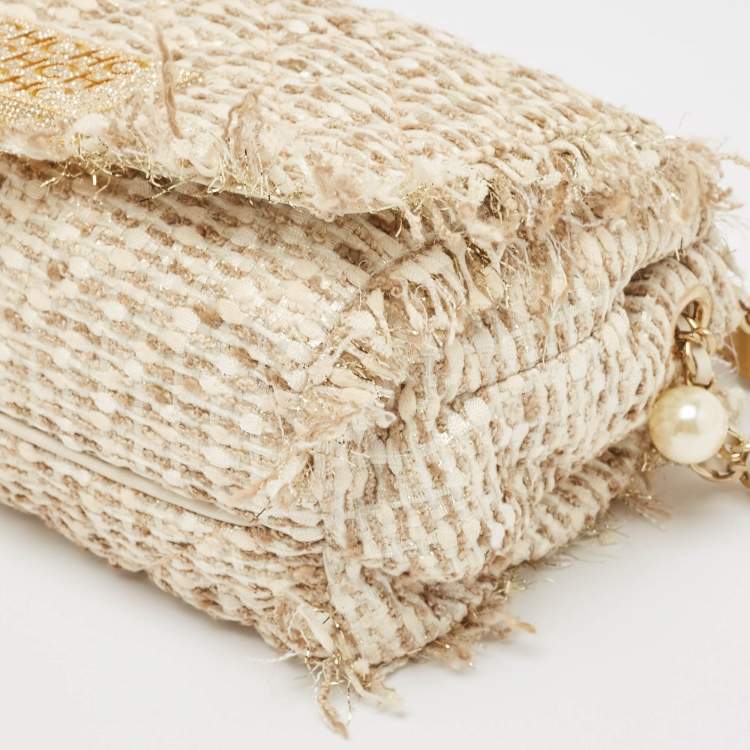 Pre Owned CH Carolina Herrera Beige/Silver Tweed and Leather Faux Pearl Embellished Shoulder Bag