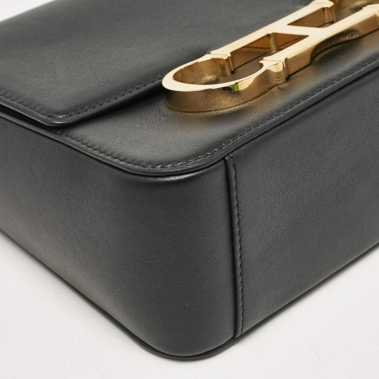 Pre Owned CH Carolina Herrera Black Leather Medium Initials Insignia Shoulder Bag