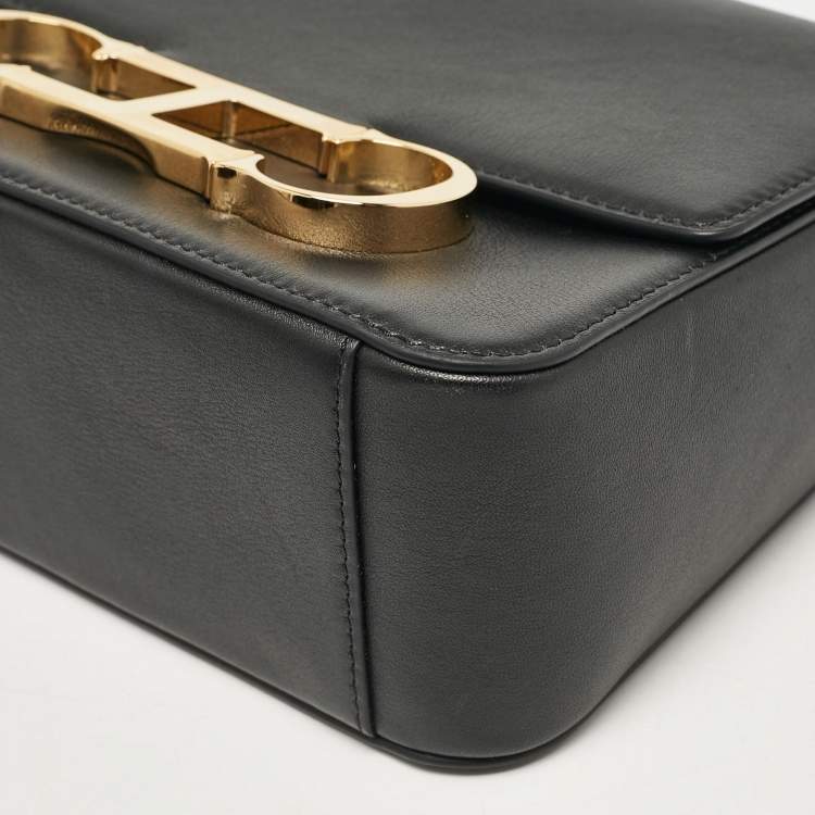 Pre Owned CH Carolina Herrera Black Leather Medium Initials Insignia Shoulder Bag