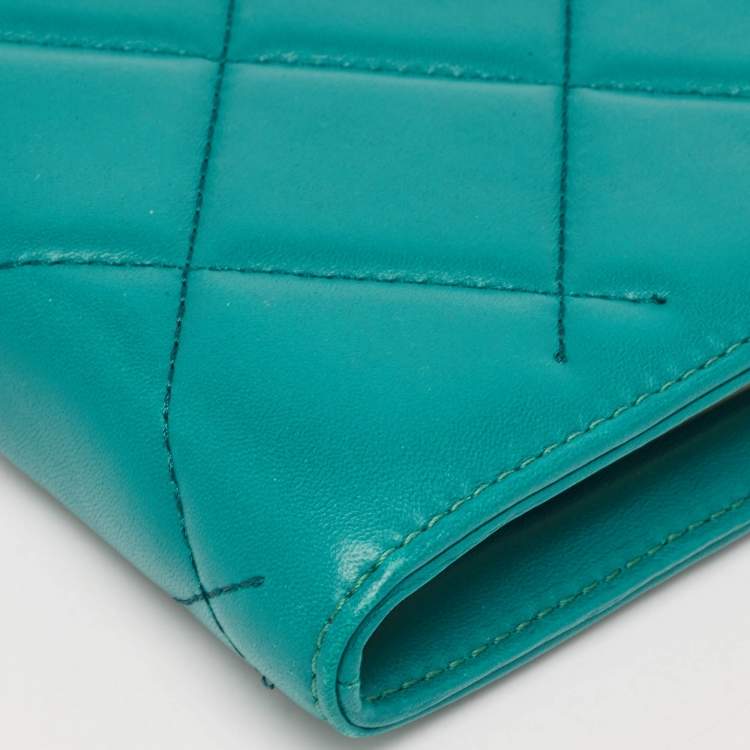 Pre Owned CH Carolina Herrera Green Quilted Leather Frame Chain Clutch