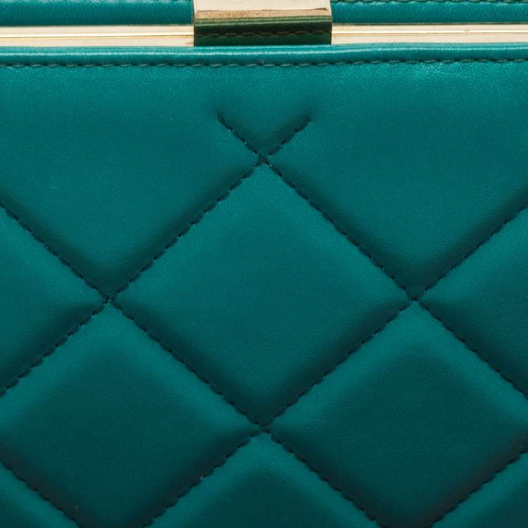 Pre Owned CH Carolina Herrera Green Quilted Leather Frame Chain Clutch