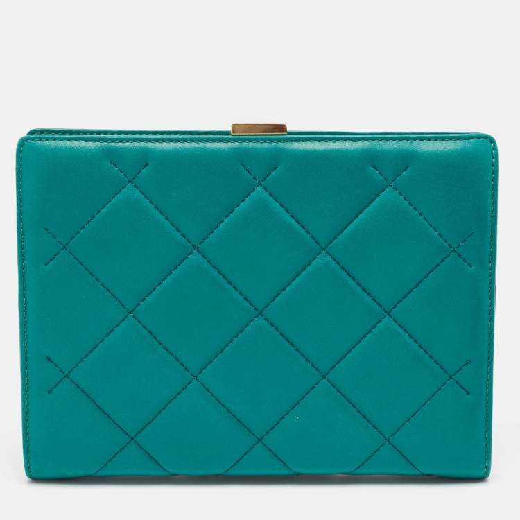 Pre Owned CH Carolina Herrera Green Quilted Leather Frame Chain Clutch
