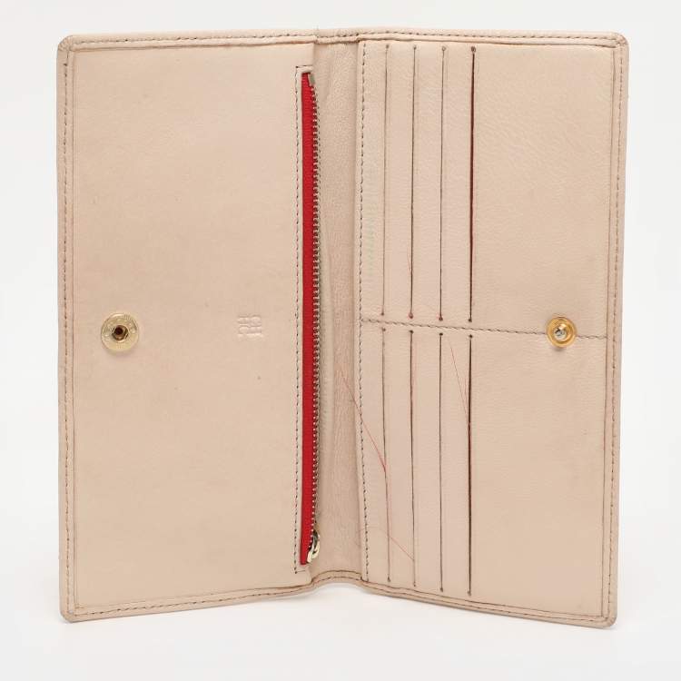 Pre Owned CH Carolina Herrera Cream Leather Continental Bifold Wallet