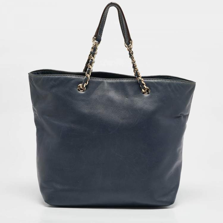 Pre Owned CH Carolina Herrera Navy Blue Leather Pocket Shopper Tote