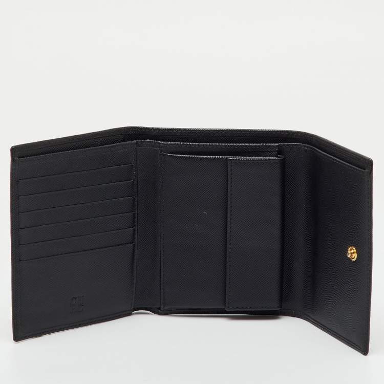 Pre Owned CH Carolina Herrera Black Leather Logo Embossed Trifold Wallet