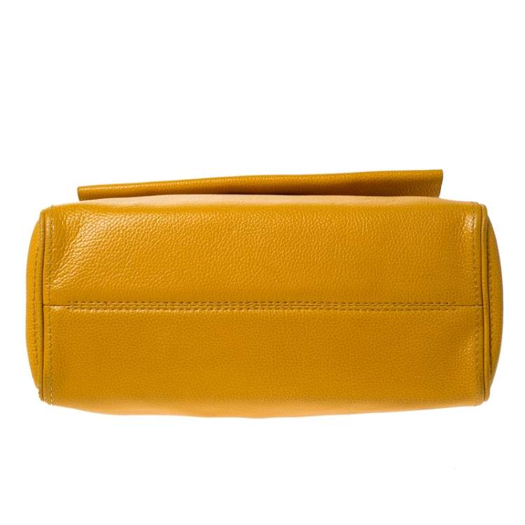 Pre Owned Carolina Herrera Yellow Leather Minueto Flap Bag