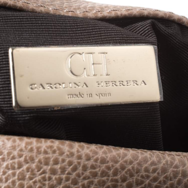 Pre Owned Carolina Herrera Beige Leather Chain Clutch