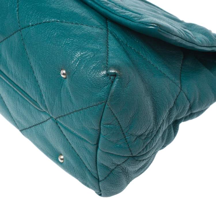 مملوكة مسبقًا Carolina Herrera Green CH Embossed Leather Flap Chain Shoulder Bag