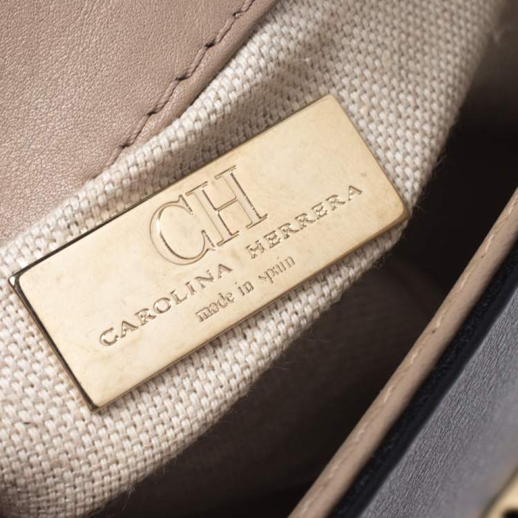 مملوكة مسبقًا Carolina Herrera Black Leather Flap Shoulder Bag