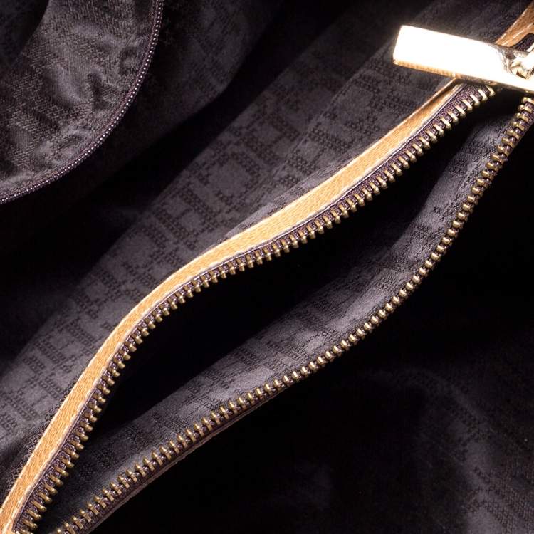 Pre Owned Carolina Herrera Beige Pebbled Leather Medium Matteo Tote