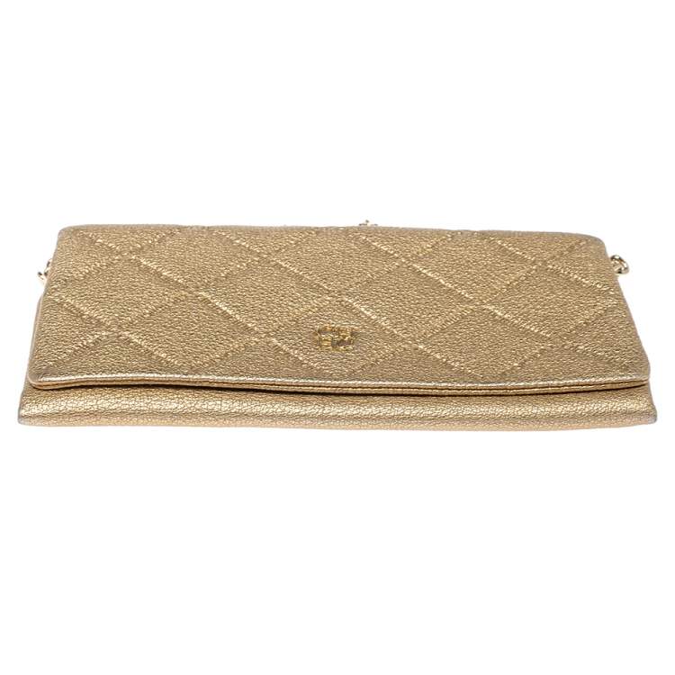 مملوكة مسبقًا Carolina Herrera Metallic Gold Quilted Leather Flap Chain Shoulder Bag