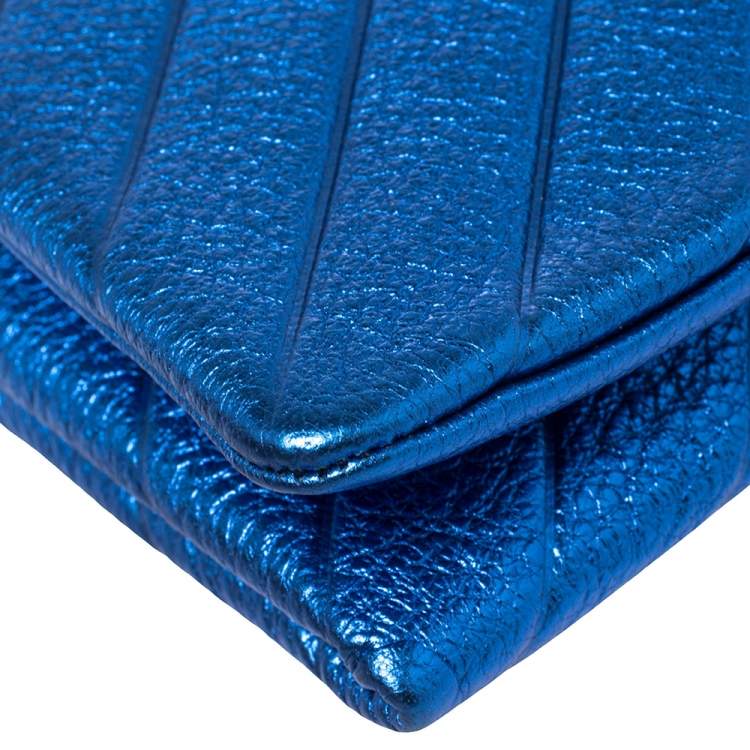 Pre Owned Carolina Herrera Metallic Blue Quilted Leather Chain Clutch