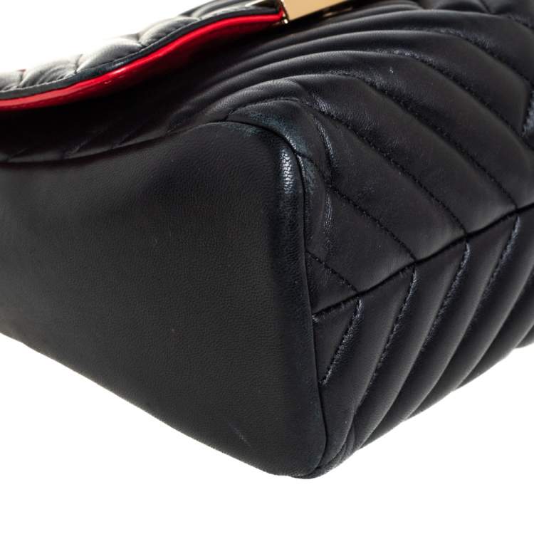 Pre Owned Carolina Herrera Black Quilted Leather Flap Top Handle Bag