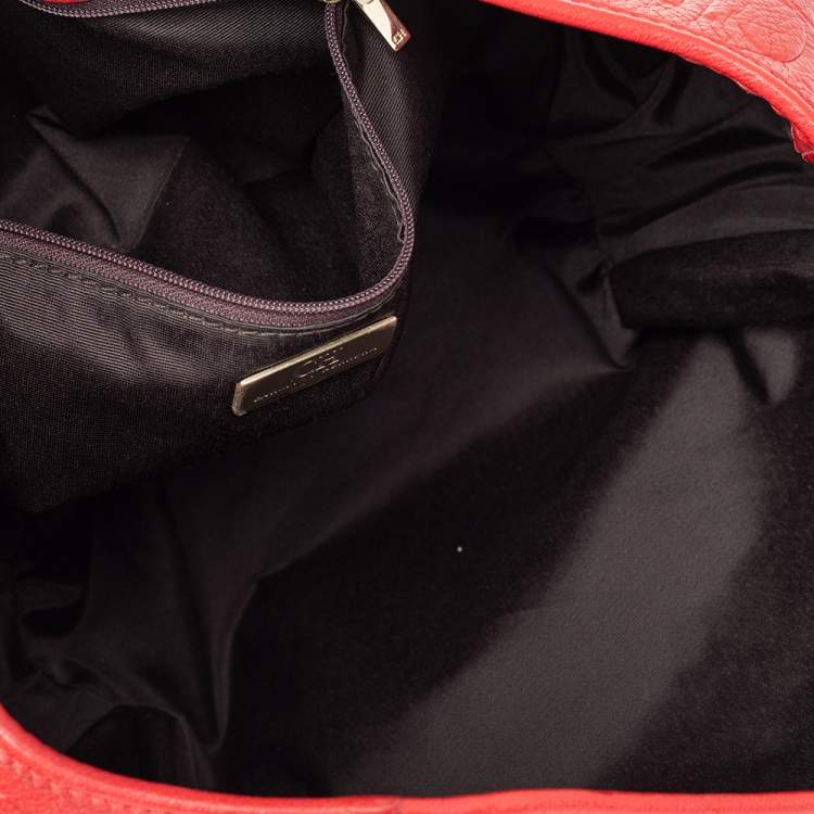 مملوكة مسبقًا CH Carolina Herrera Red Monogram Embossed Leather Chain Handle Tote