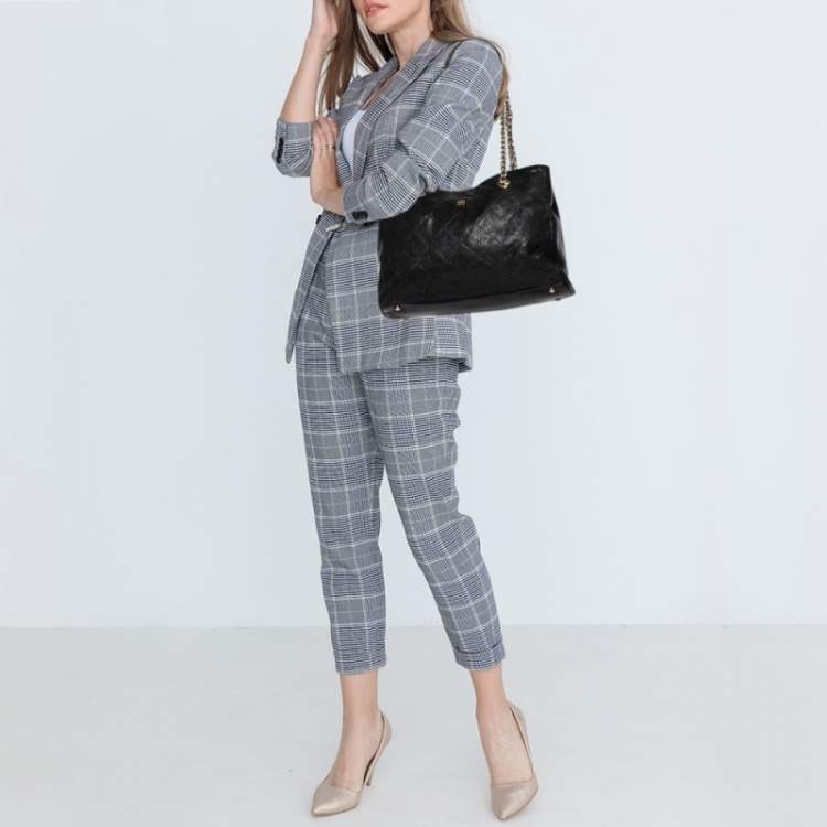 مملوكة مسبقًا CH Carolina Herrera Black Quilt Pattern Leather Chain Shopper Tote
