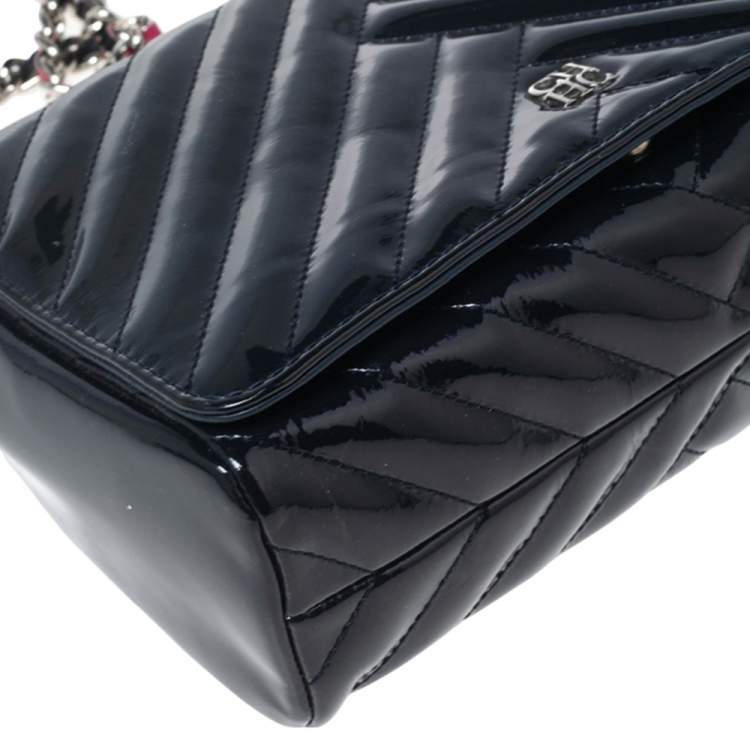 Pre Owned CH Carolina Herrera Dark Blue Chevron Patent Leather Bimba Chain Flap Shoulder Bag