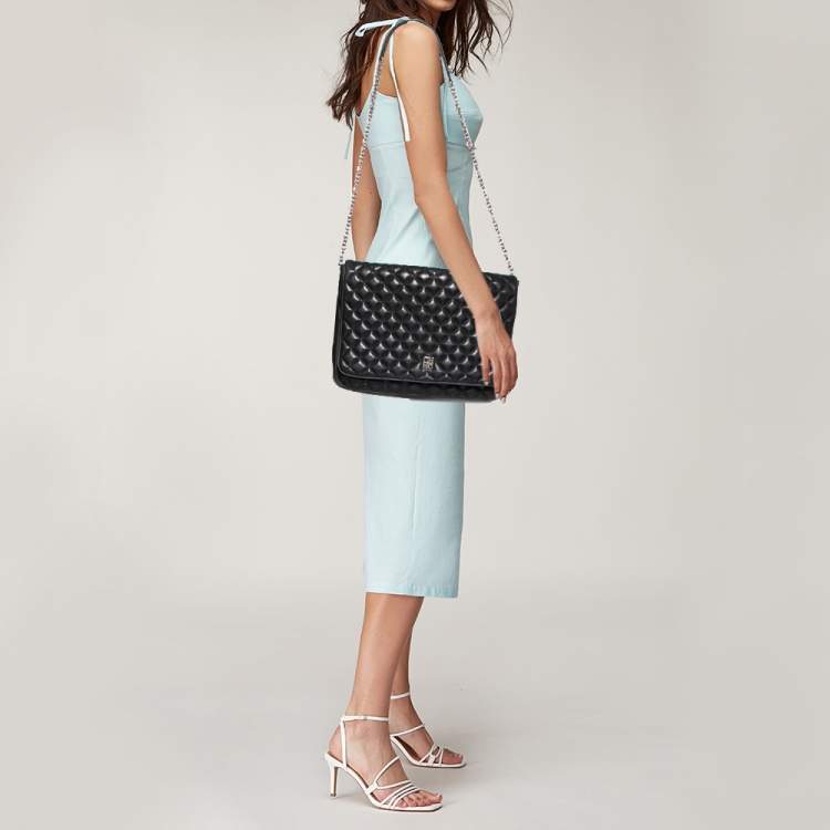 مملوكة مسبقًا CH Carolina Herrera Black Quilted Leather Flap Chain Shoulder Bag