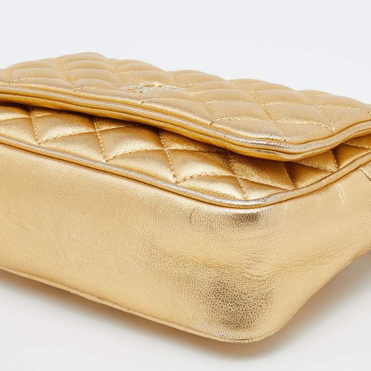 Pre Owned CH Carolina Herrera Metallic Gold Quilted Leather Chain Crossbody Bag