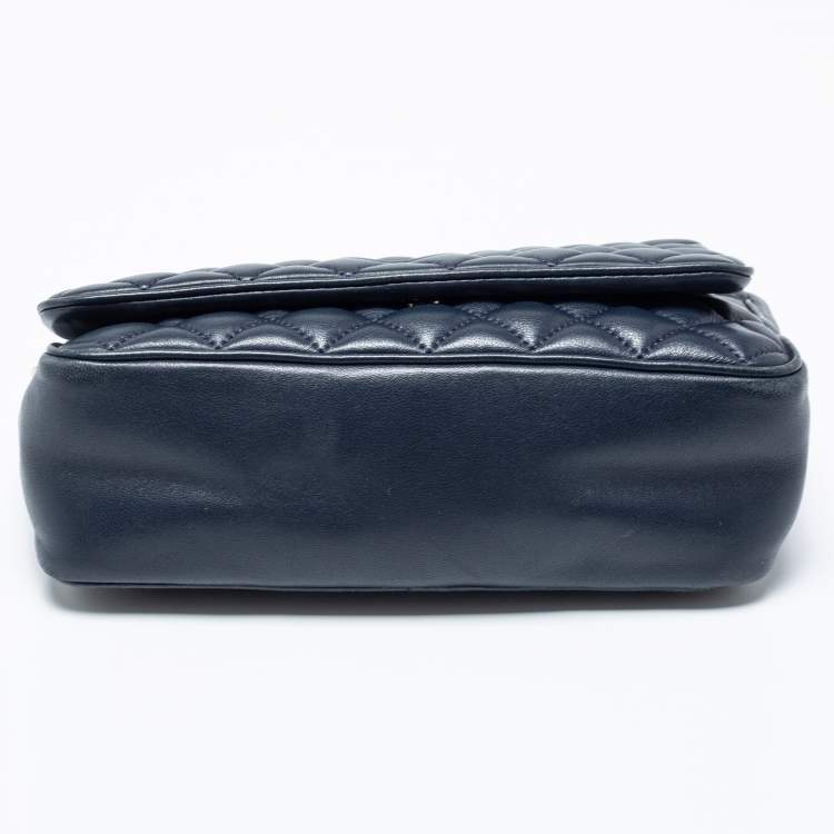 Pre Owned CH Carolina Herrera Blue Quilted Leather Flap Chain Shoulder Bag