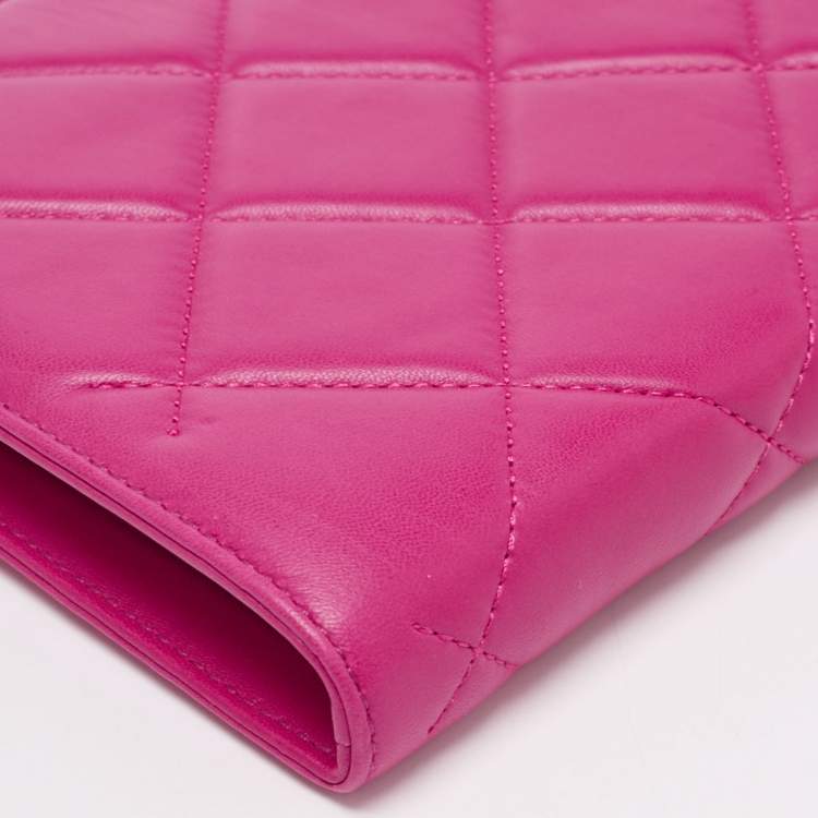 Pre Owned CH Carolina Herrera Magenta Quilted Leather Frame Chain Clutch