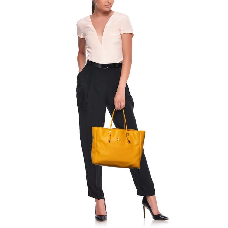 Pre Owned CH Carolina Herrera Yellow Leather Shopper Tote