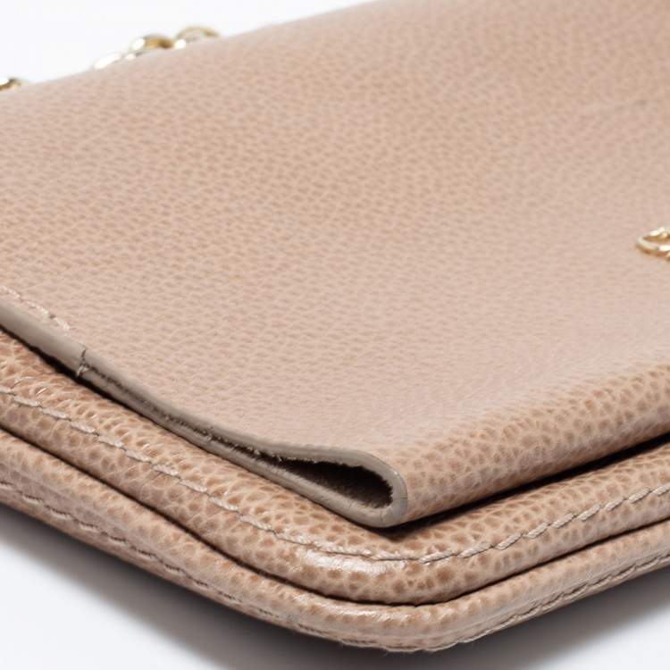 مملوكة مسبقًا CH Carolina Herrera Beige Leather Flap Chain Crossbody Bag