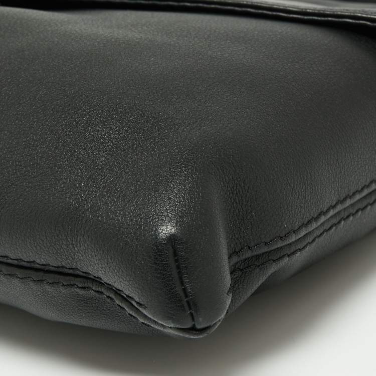 Pre Owned CH Carolina Herrera Black Leather Envelope Shoulder Bag