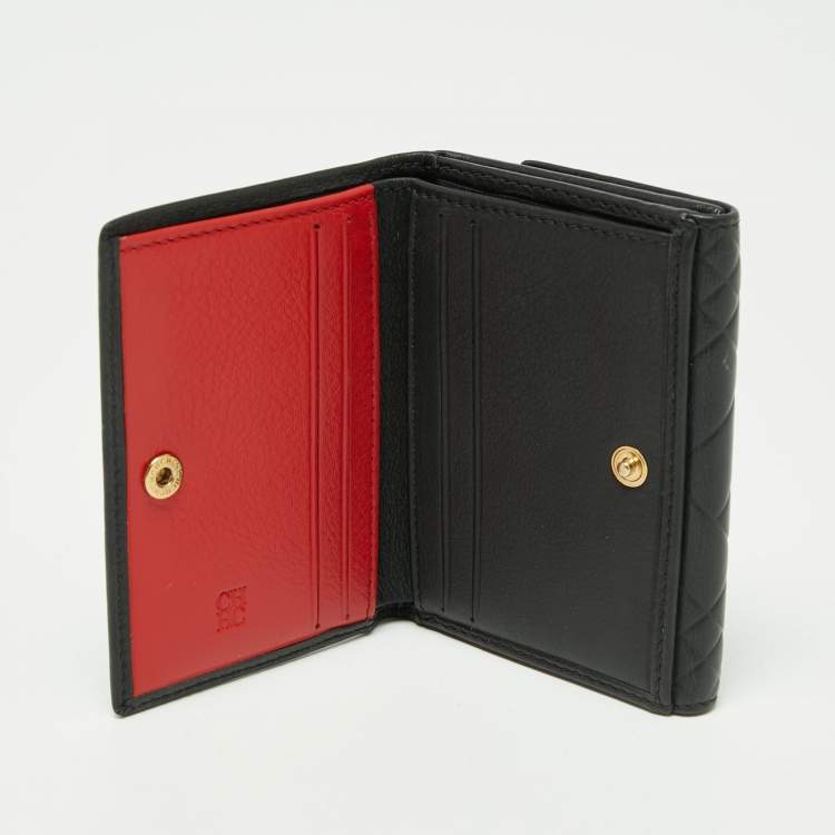 Pre Owned CH Carolina Herrera Black Quilted Leather Compact Wallet