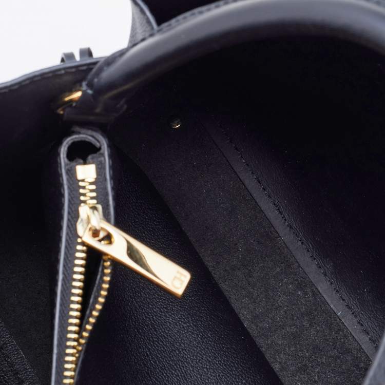 Pre Owned CH Carolina Herrera Black Embossed Leather Top Handle Bag
