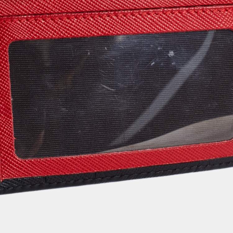 Pre Owned CH Carolina Herrera Black Leather Logo Embossed Trifold Wallet
