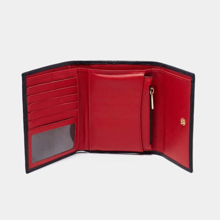 Pre Owned CH Carolina Herrera Black Leather Logo Embossed Trifold Wallet